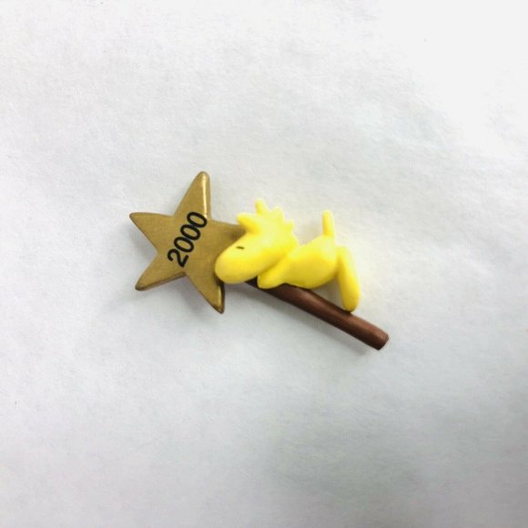 Hallmark Woodstock on Snoopys Doghouse Display Pie - Picture 9 of 12